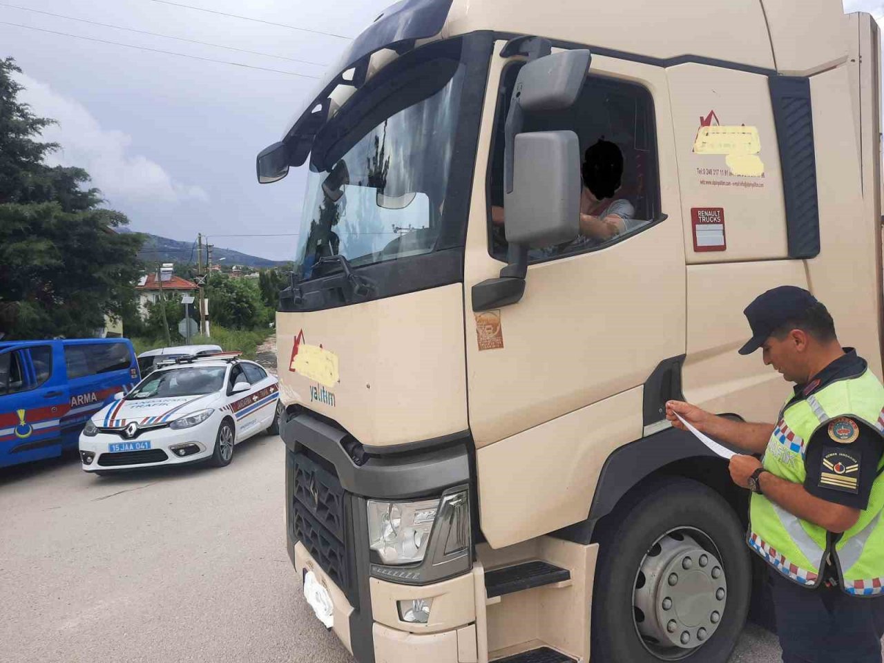 Burdur’da trafik denetimlerinde 535 araç kontrol edildi