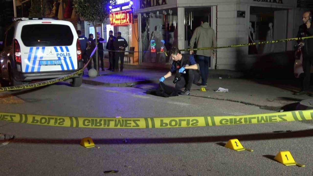 Sokakta yürürken silahlı saldırıya uğradı