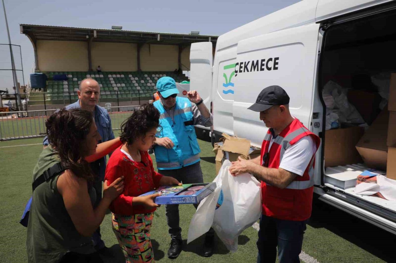 Büyükçekmece Belediyesi depremzedeleri yalnız bırakmıyor