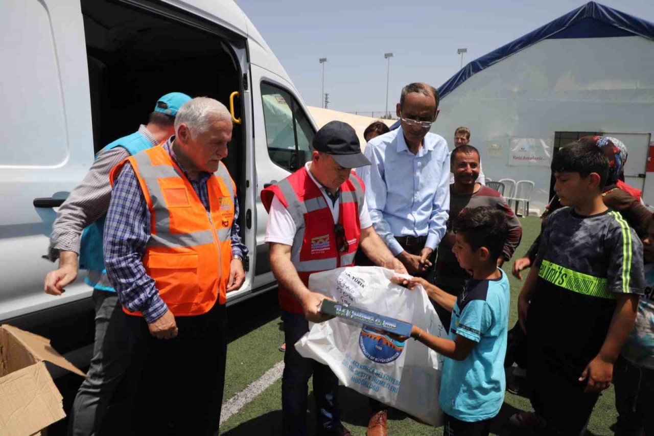 Büyükçekmece Belediyesi depremzedeleri yalnız bırakmıyor