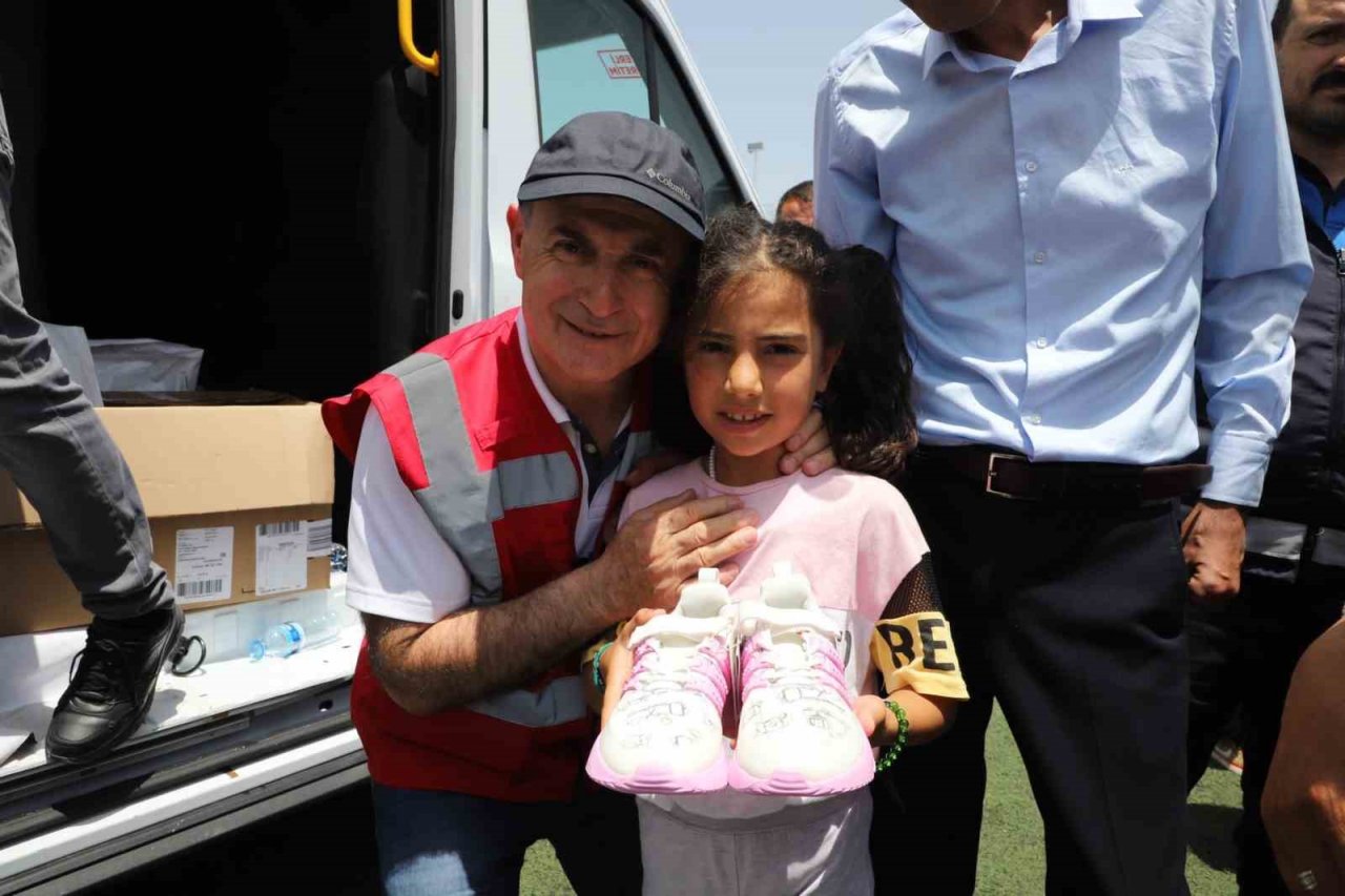 Büyükçekmece Belediyesi depremzedeleri yalnız bırakmıyor