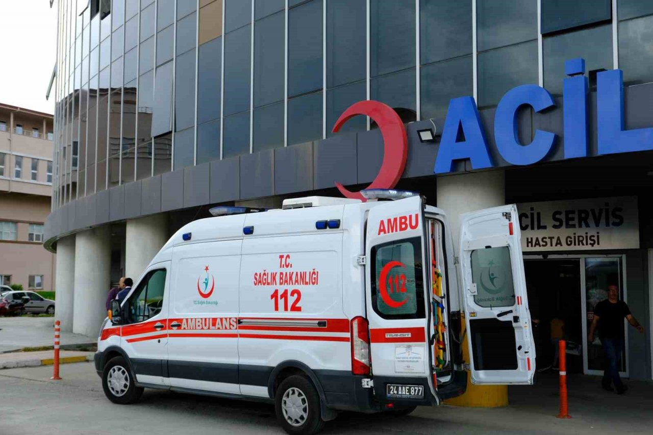 Evinde kalp krizi geçiren yaşlı kadın hastanede hayatını kaybetti