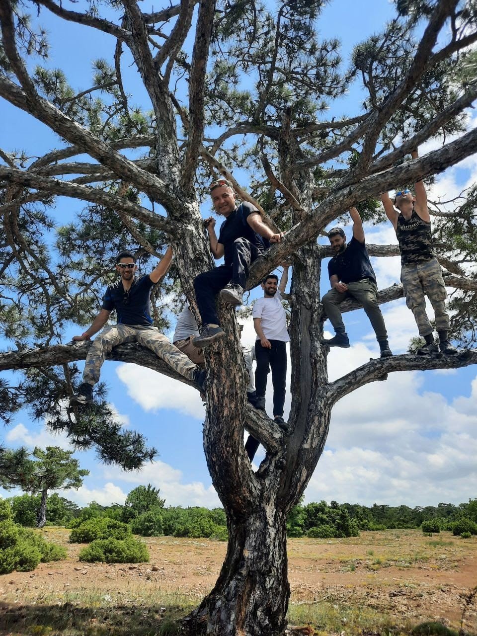 Eski vali Çalışıcı doğa yürüyüşüne katıldı