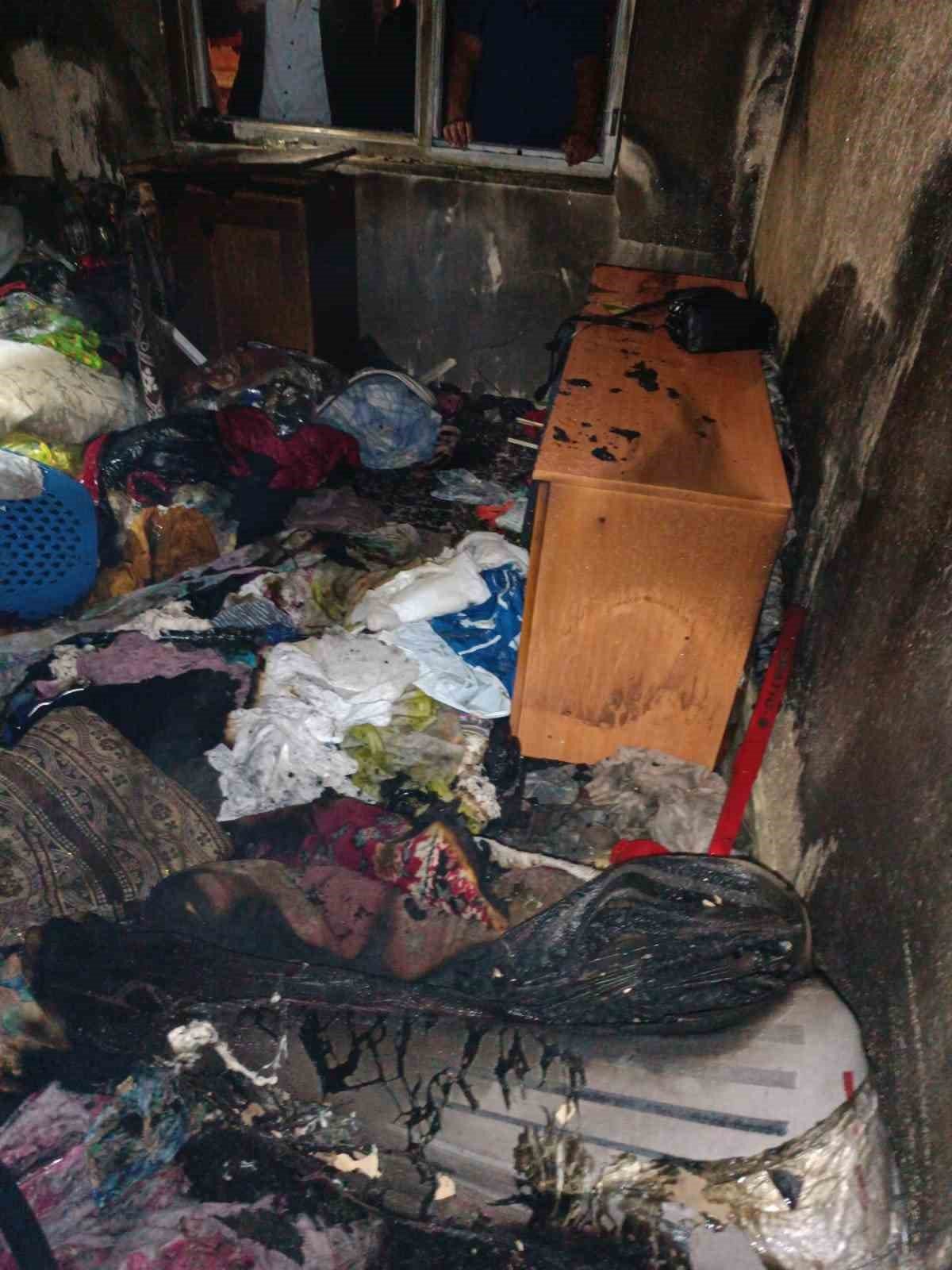 Tavşanlı’daki yangında 1 kişi dumandan etkilendi