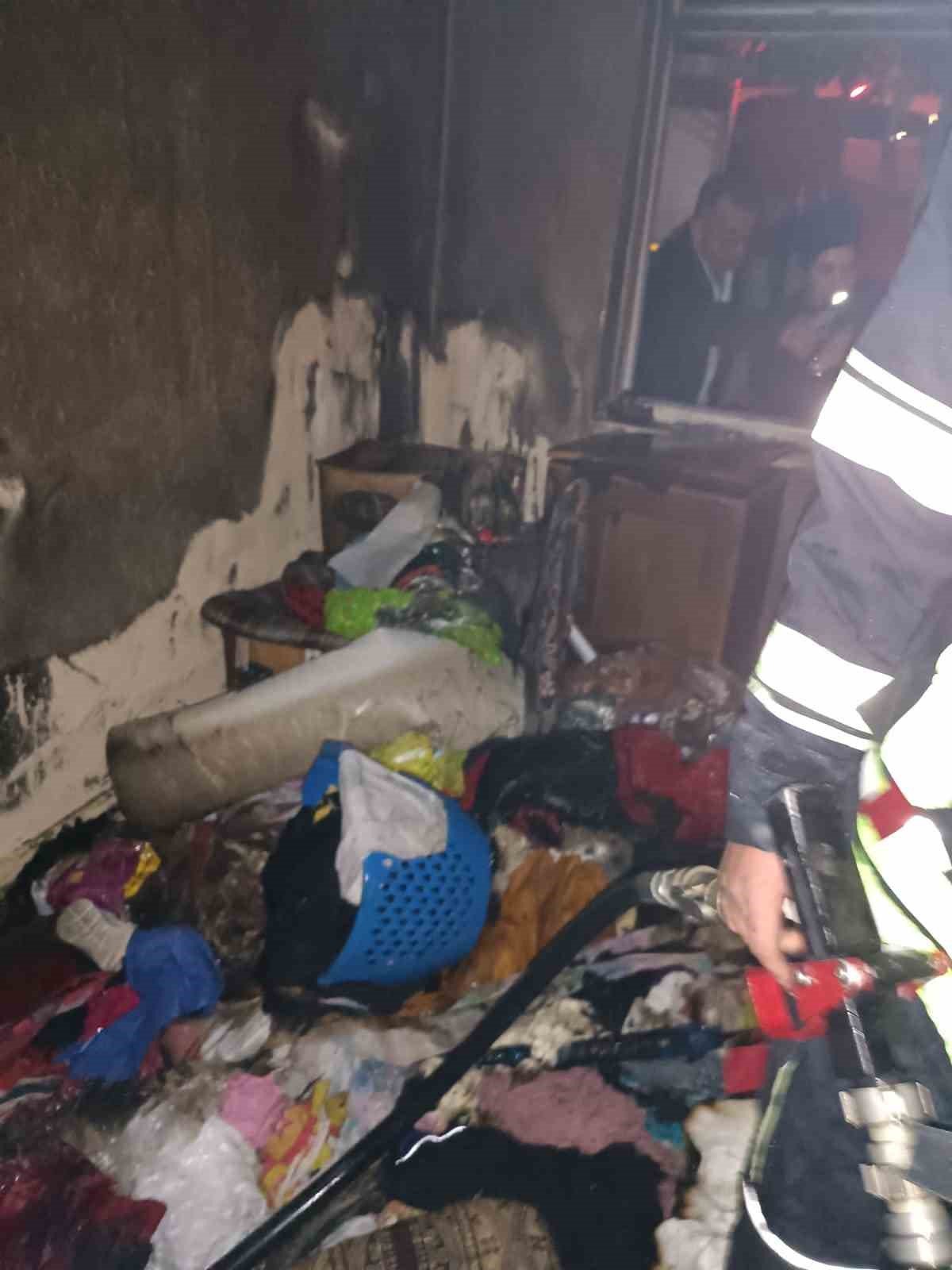 Tavşanlı’daki yangında 1 kişi dumandan etkilendi