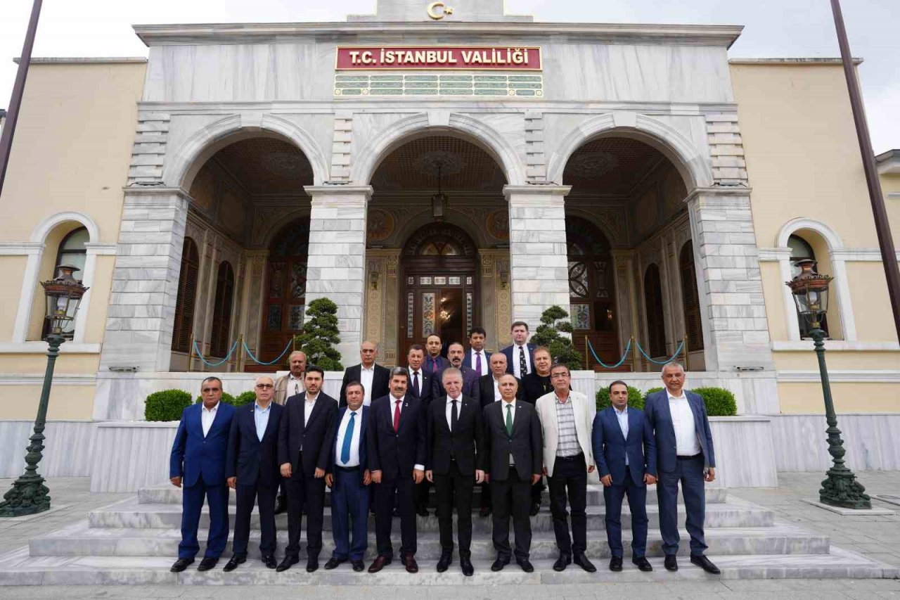 Gaziantepli Halı İhracatçıları İstanbul Valisi Davut Gül’ü ziyaret etti