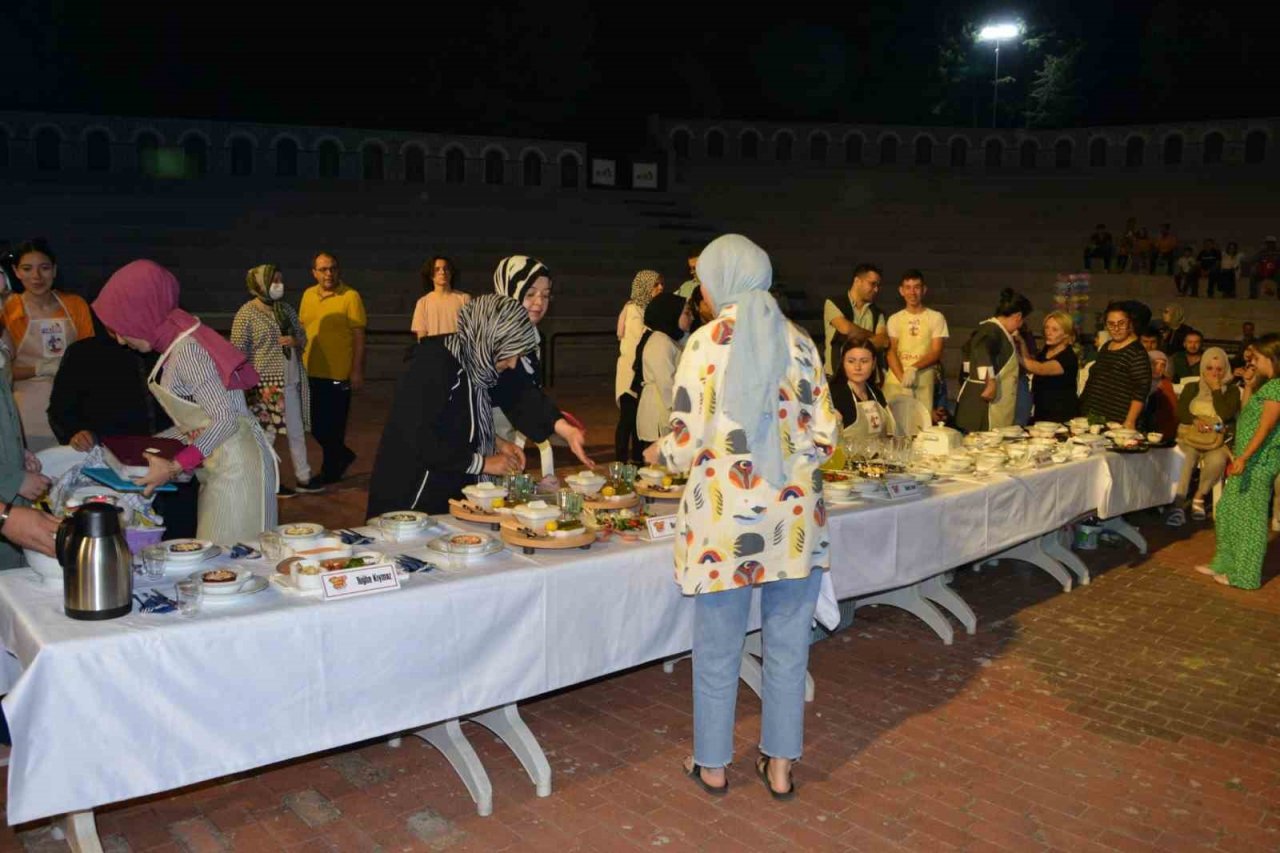 Gediz’de geleneksel tarhana pişirme yarışması için kayıtlar başladı