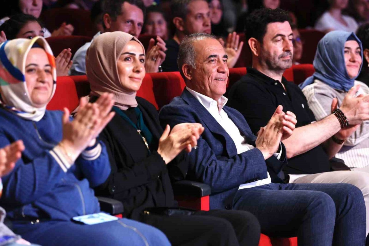 Bilim merkezi öğrencileri yılsonu etkinliğinde yeteneklerini sergiledi