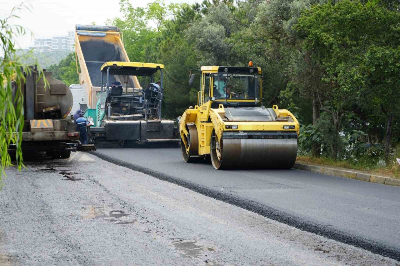 Gemlik Belediyesi’nden Küçük Sanayi’ye yol desteği