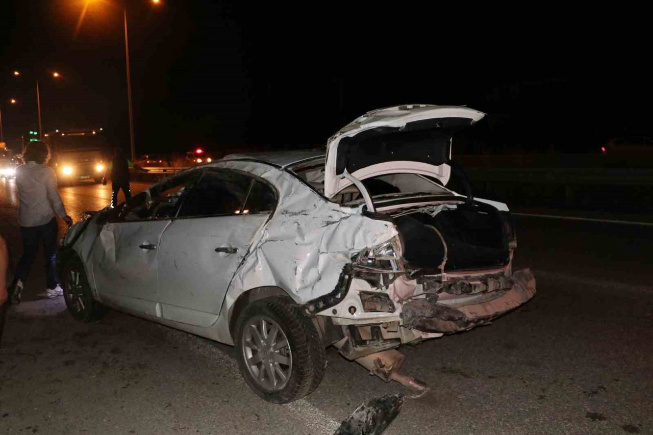 Havza’da kontrolden çıkan araç takla attı: 2 yaralı