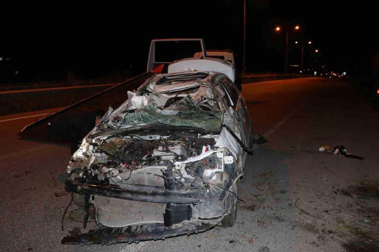 Havza’da kontrolden çıkan araç takla attı: 2 yaralı