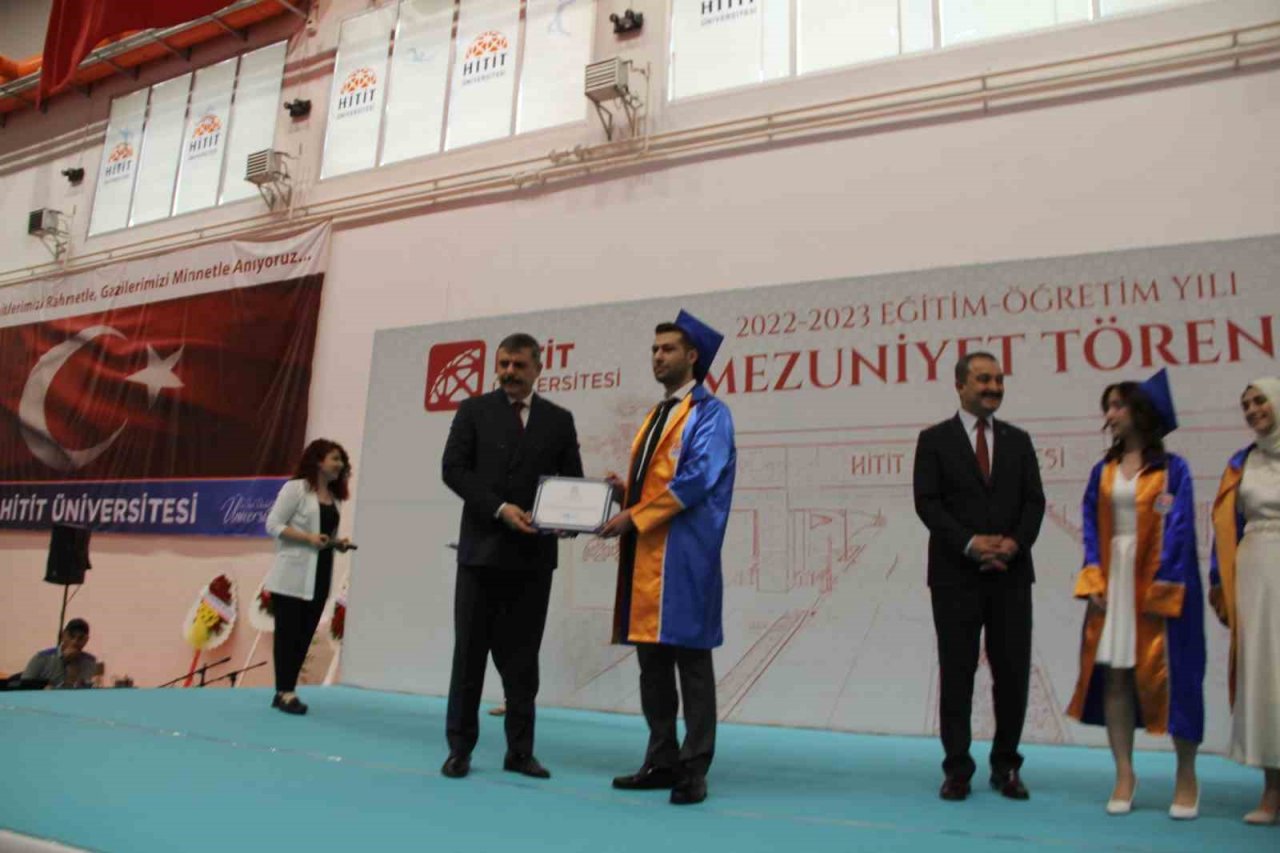 Hitit Üniversitesi Tıp Fakültesi ilk mezunlarını verdi