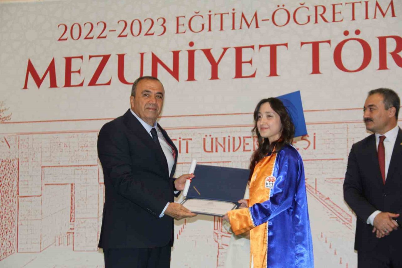 Hitit Üniversitesi Tıp Fakültesi ilk mezunlarını verdi