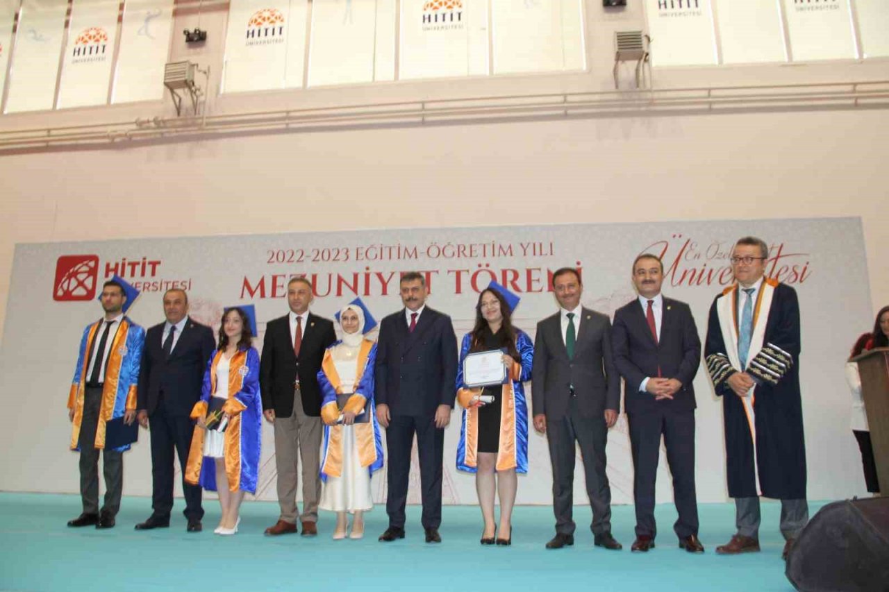 Hitit Üniversitesi Tıp Fakültesi ilk mezunlarını verdi