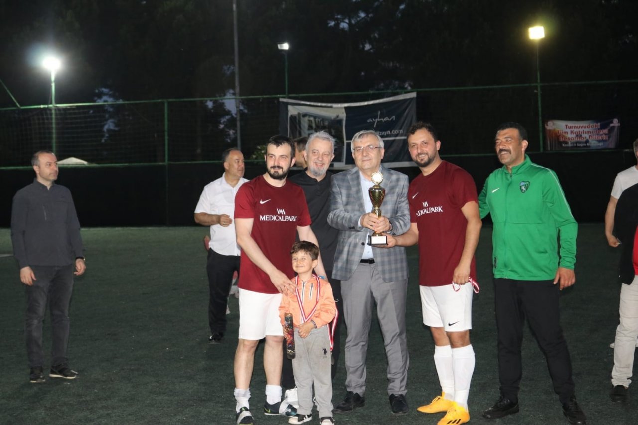 Sağlık çalışanları turnuvada ter döktü