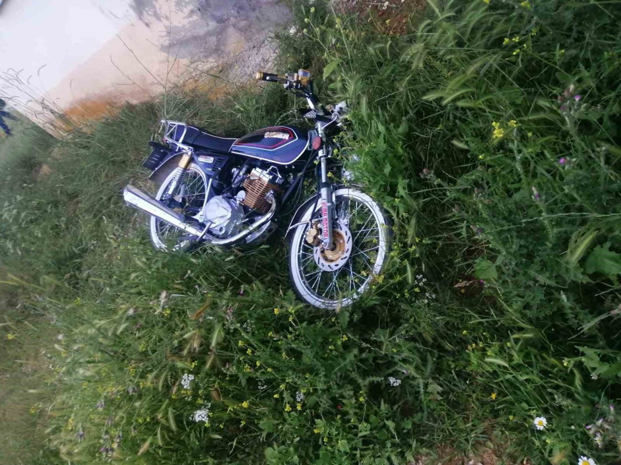 Motosikletler kafa kafaya çarpıştı: 4 yaralı