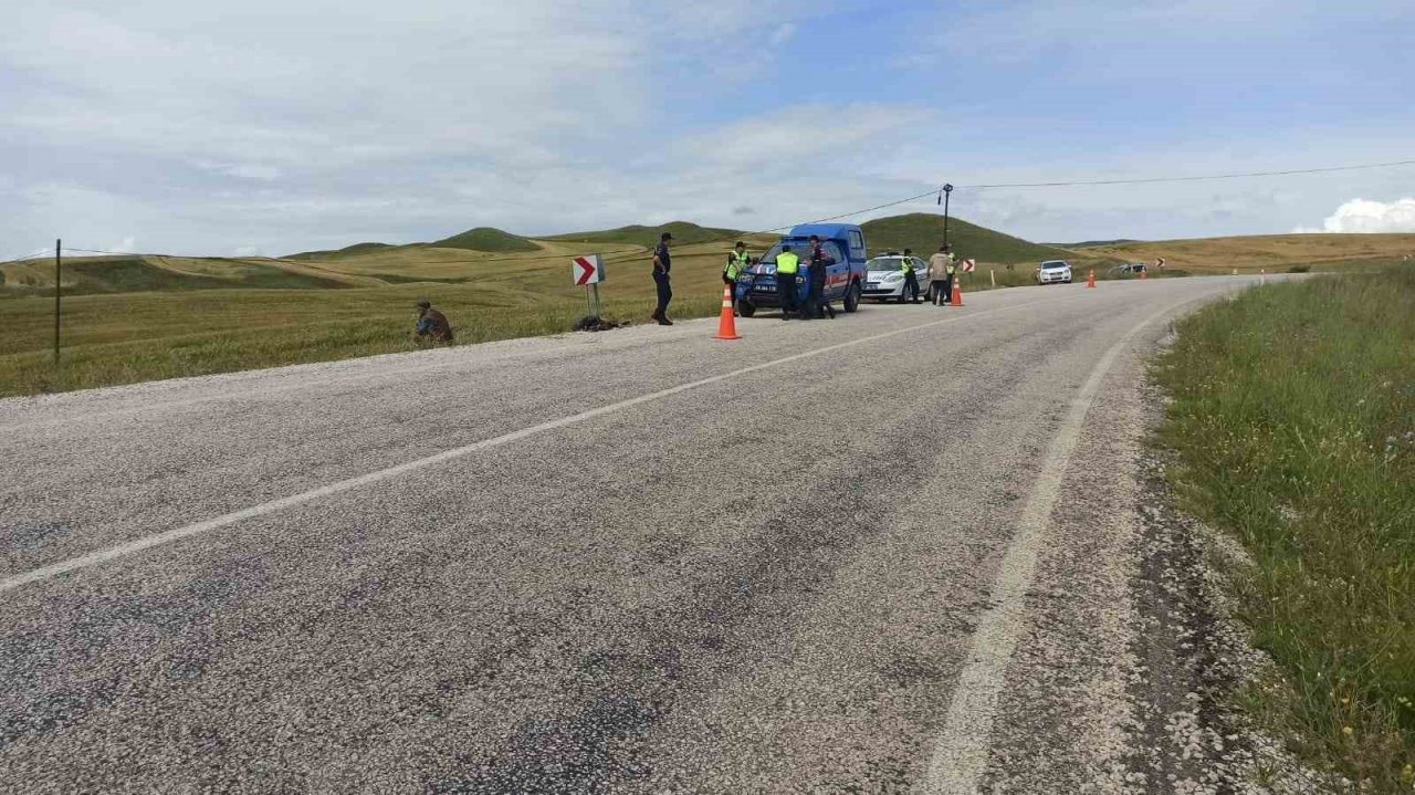 Sungurlu’da minibüs tarlaya uçtu: 1 ölü