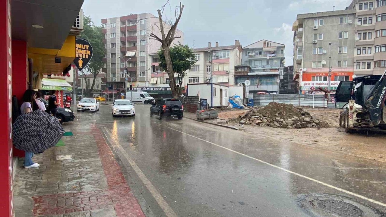 Kocaeli’de sağanak etkili oluyor