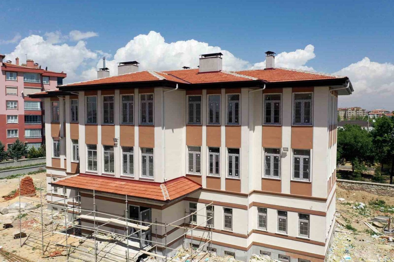 Karatay Belediyesi’nden ilçeye 2 yeni kurs merkezi