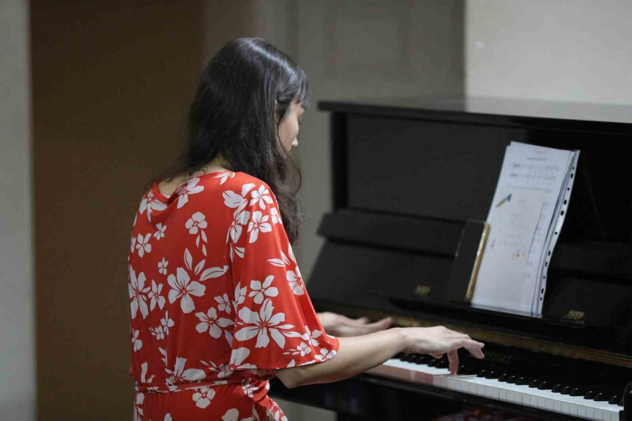 BASAMAK kursiyerleri yıl sonu gösterileriyle sahnede