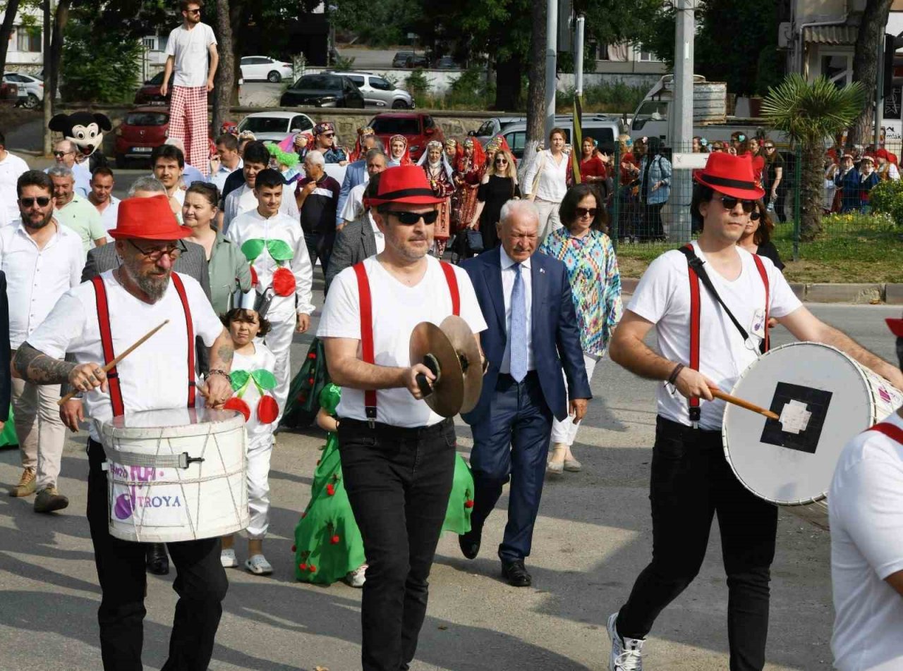 Lapseki’de Kiraz Festivali başladı
