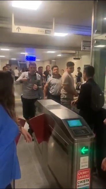 Marmaray’da köpek krizi: Yasak deyince tartışma çıktı