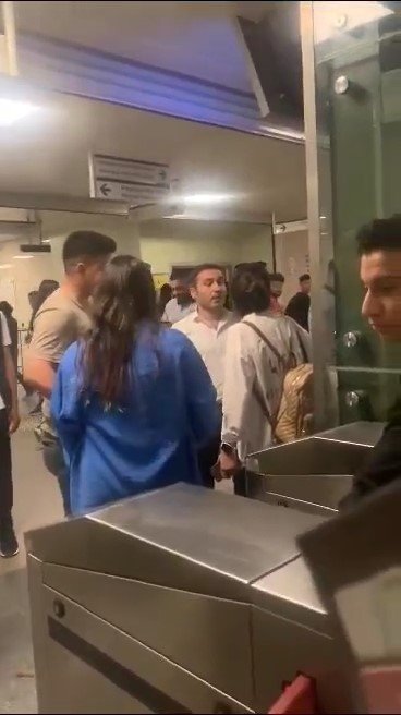Marmaray’da köpek krizi: Yasak deyince tartışma çıktı