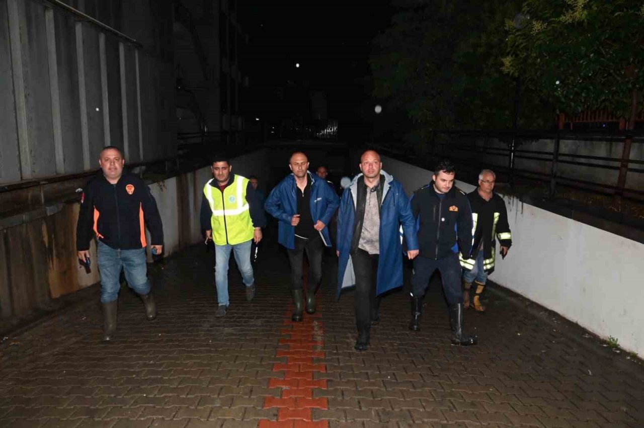 Su basan Akhisar Devlet Hastanesinden tahliye edilen hasta sayısı 62’ye yükseldi