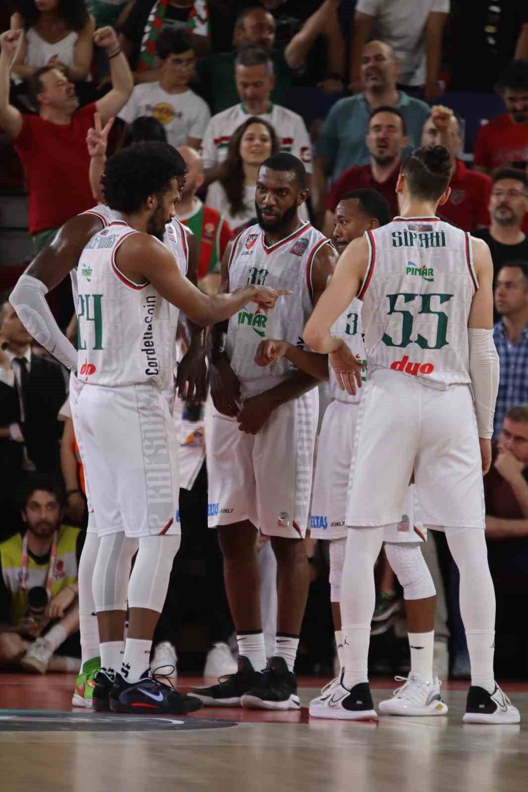 P. Karşıyaka sezonu 28 galibiyetle tamamladı