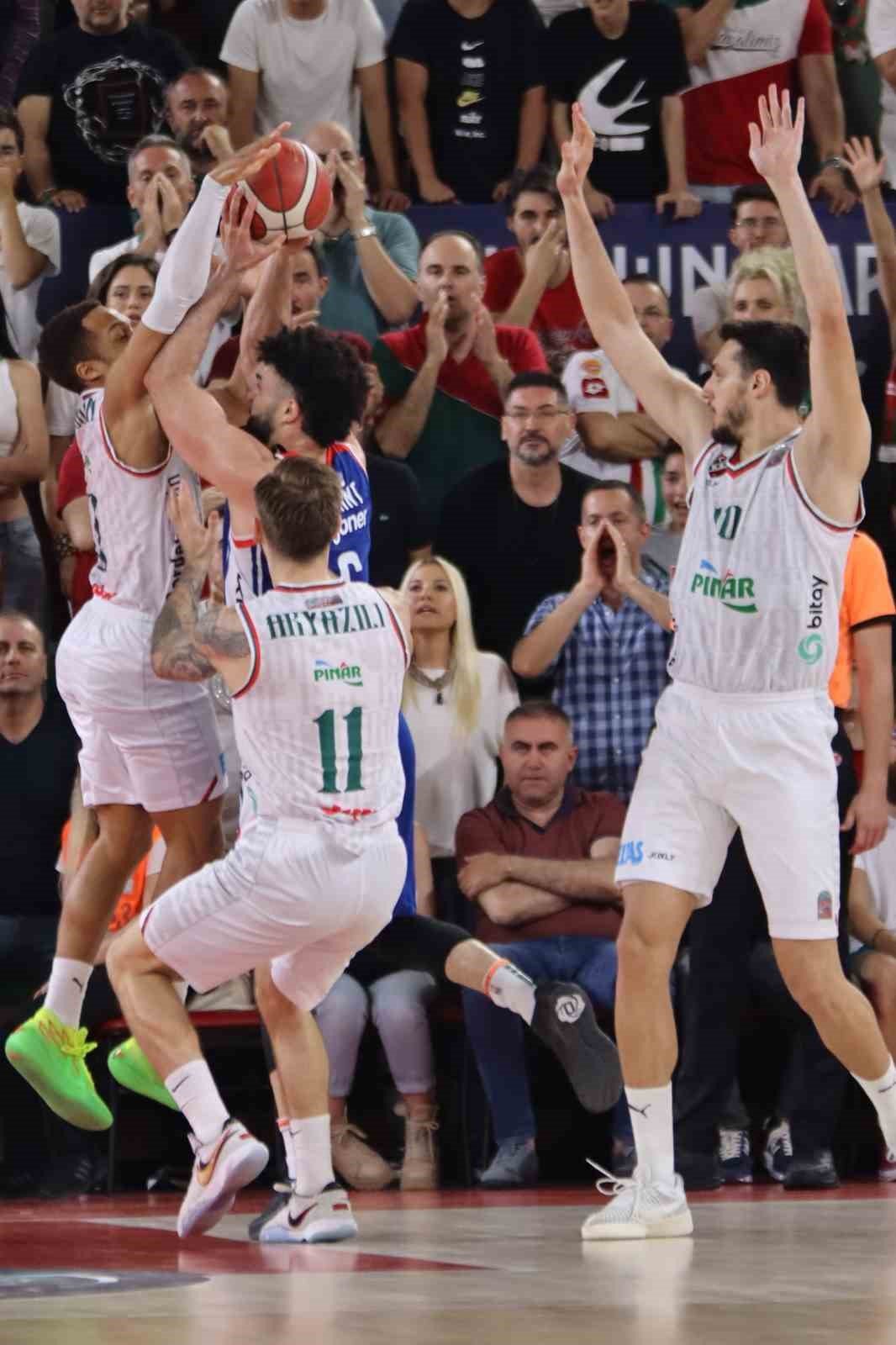 P. Karşıyaka sezonu 28 galibiyetle tamamladı