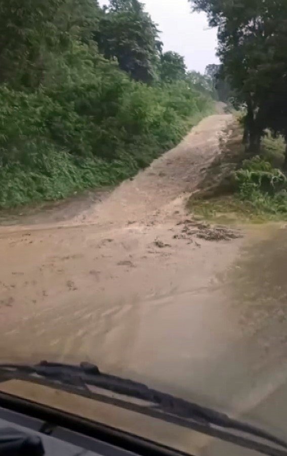 Şiddetli yağmur, turistik ilçe Sapanca’yı sular altında bıraktı
