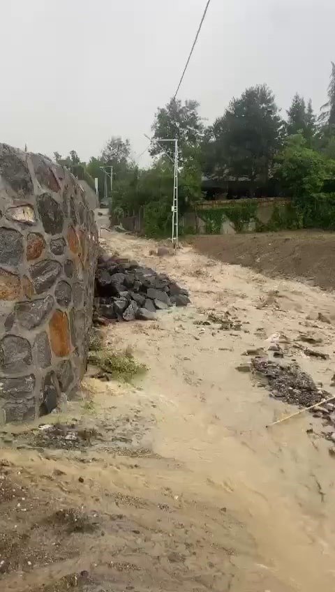 Şiddetli yağmur, turistik ilçe Sapanca’yı sular altında bıraktı