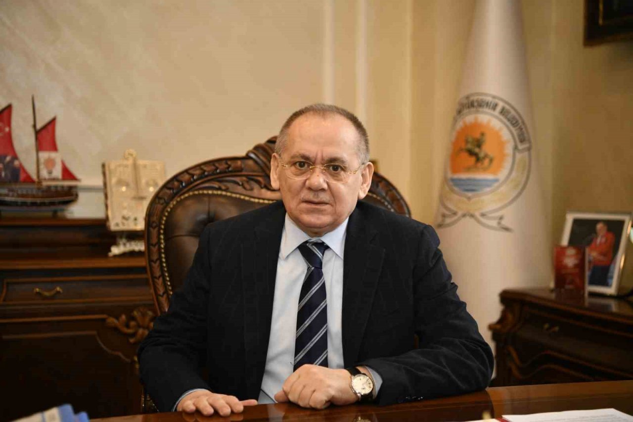 Sel ve heyelandan etkilenen 172 mahalle yoluna hızlı müdahale