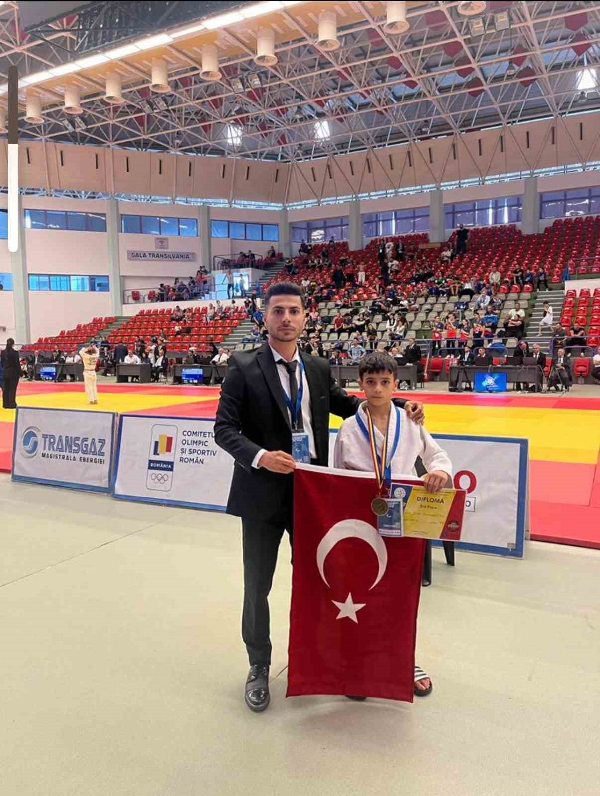 Şanlıurfalı sporcular şampiyonalardan madalyalarla döndü