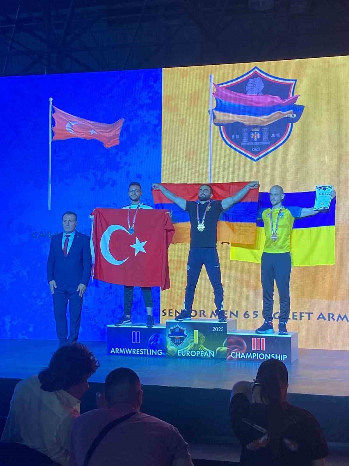 Şanlıurfalı sporcular şampiyonalardan madalyalarla döndü