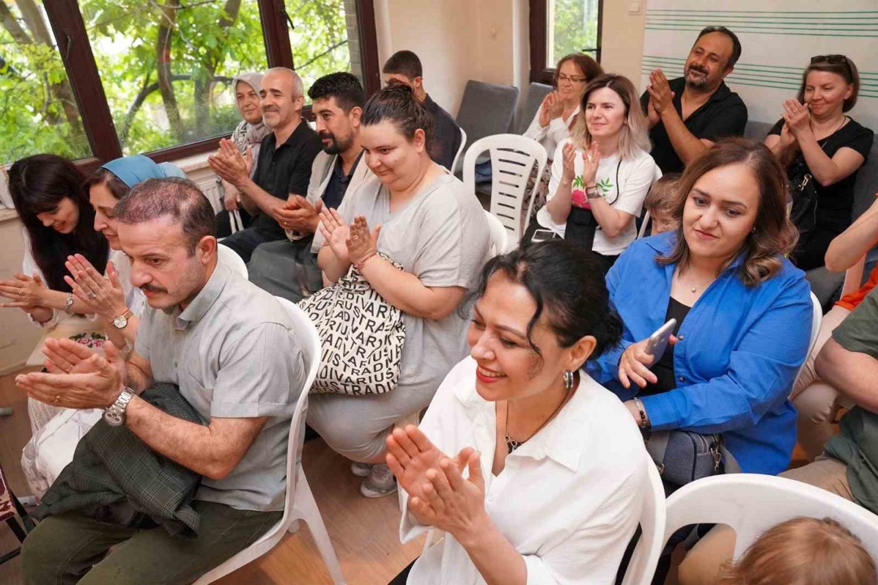 ’Piyanoya İlk Adım’ eğitimine katılan öğrencilerin yıl sonu konseri