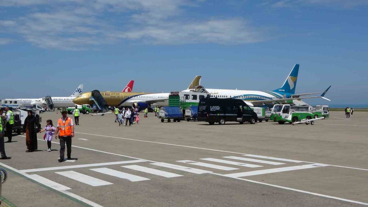 Trabzon Havalimanı’nda turizm sezonu yoğunluğu başladı