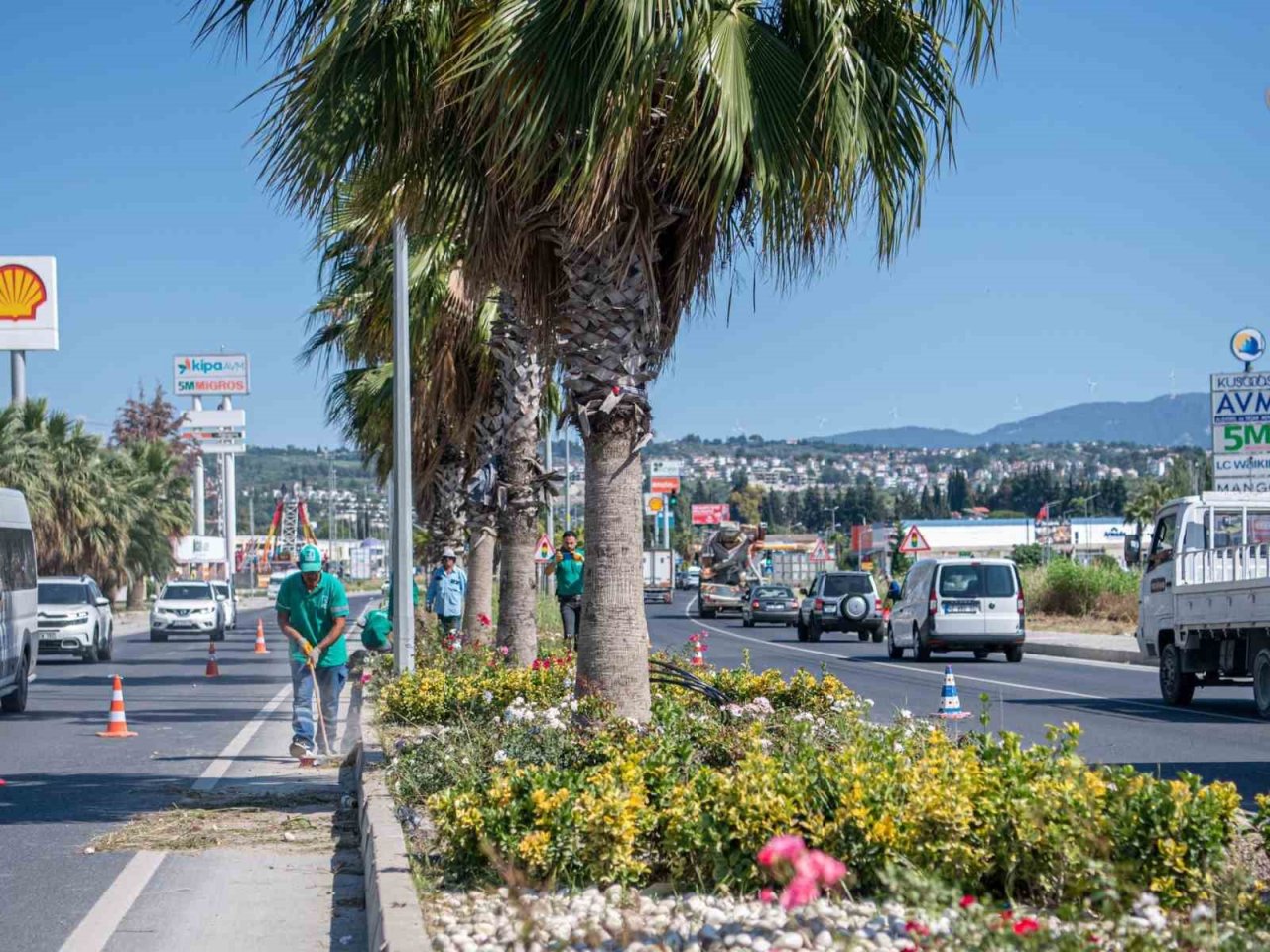 Kuşadası’nda yeşil seferberlik sürüyor