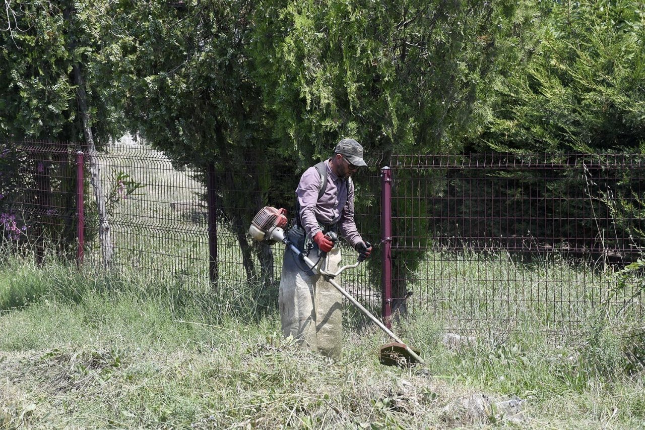 Kuşadası’nda yeşil seferberlik sürüyor
