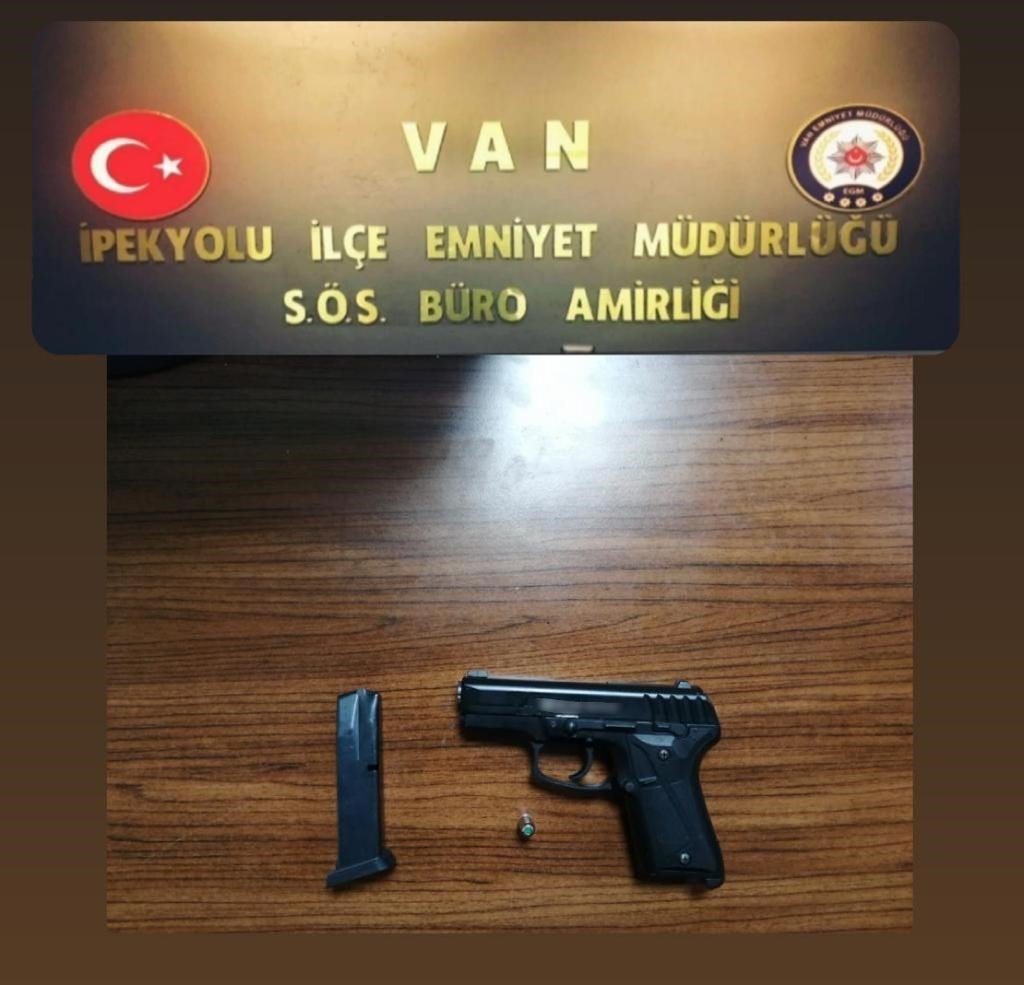 Van’da değişik suçlardan 15 kişi tutuklandı