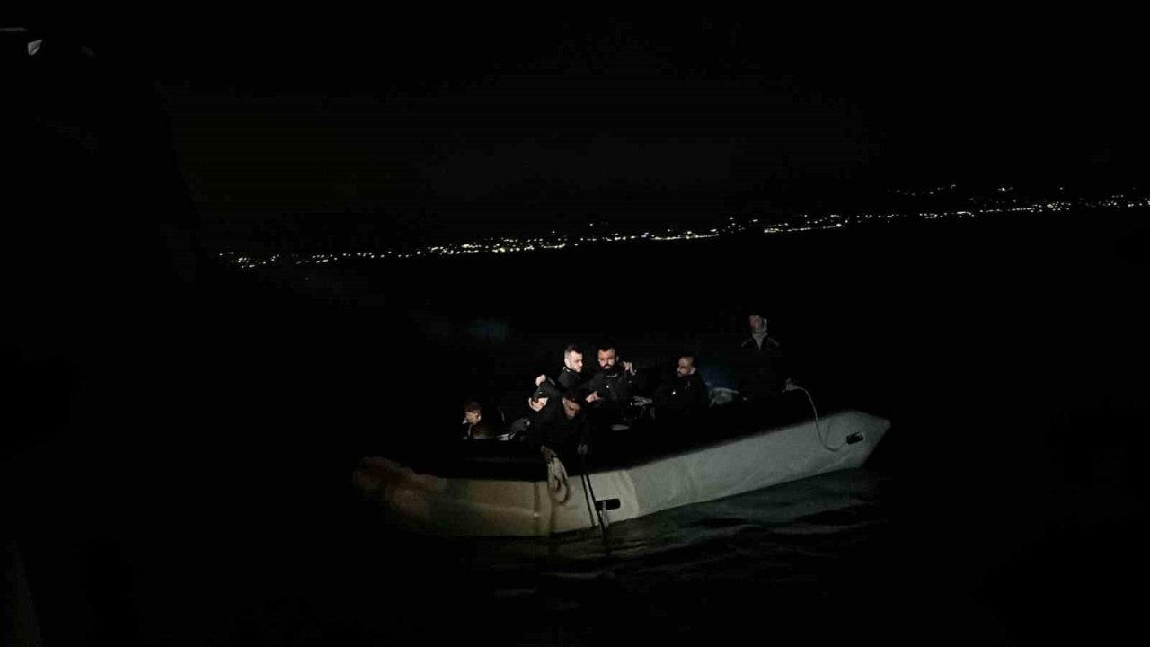 19 düzensiz göçmen kurtarıldı, 27’si yakalandı