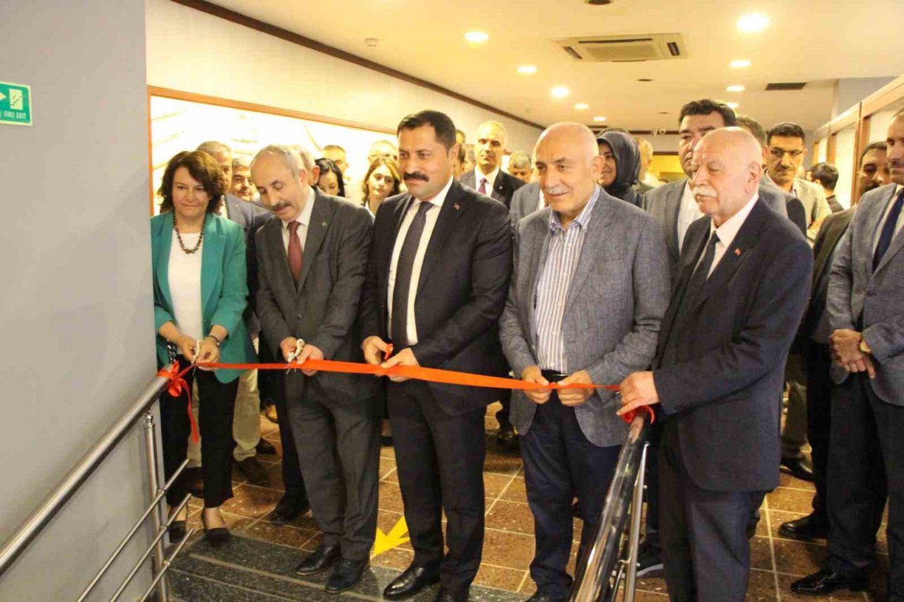 Amasya’da bin 700 yıllık ’mozaik’ sergilenmeye başlandı