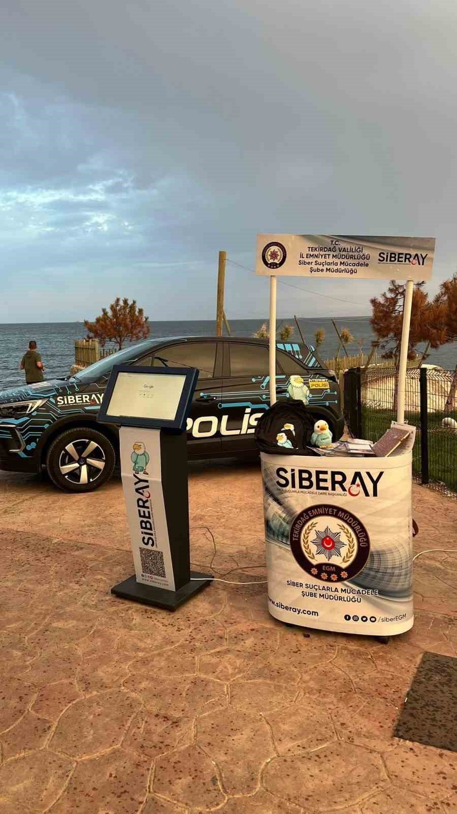 Siber zorbalığa karşı çalışmalar sokaklarda da sürüyor