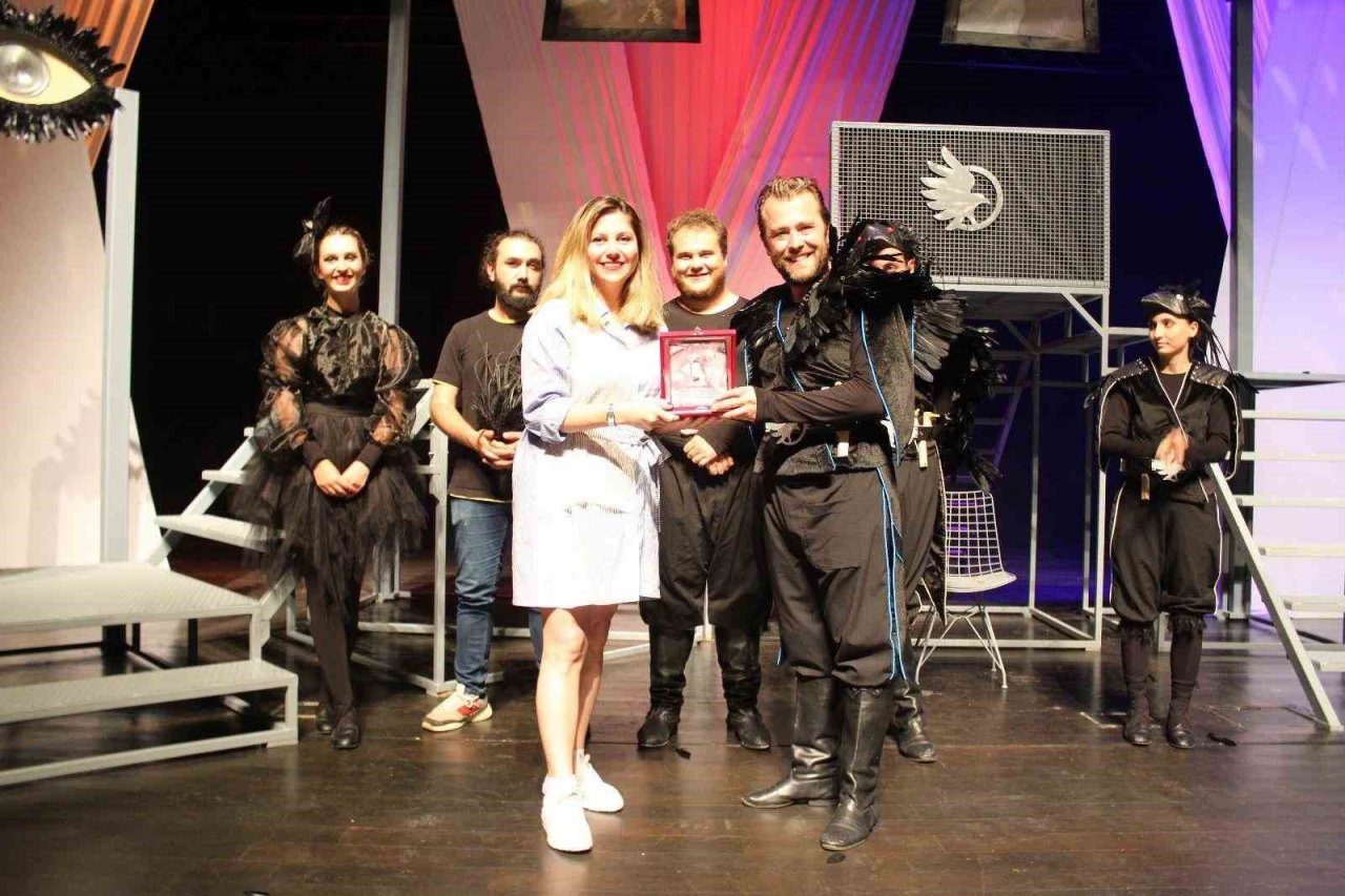 Eskişehir ‘Sui Generis Tiyatro’ Antalya seyircisi ile buluştu