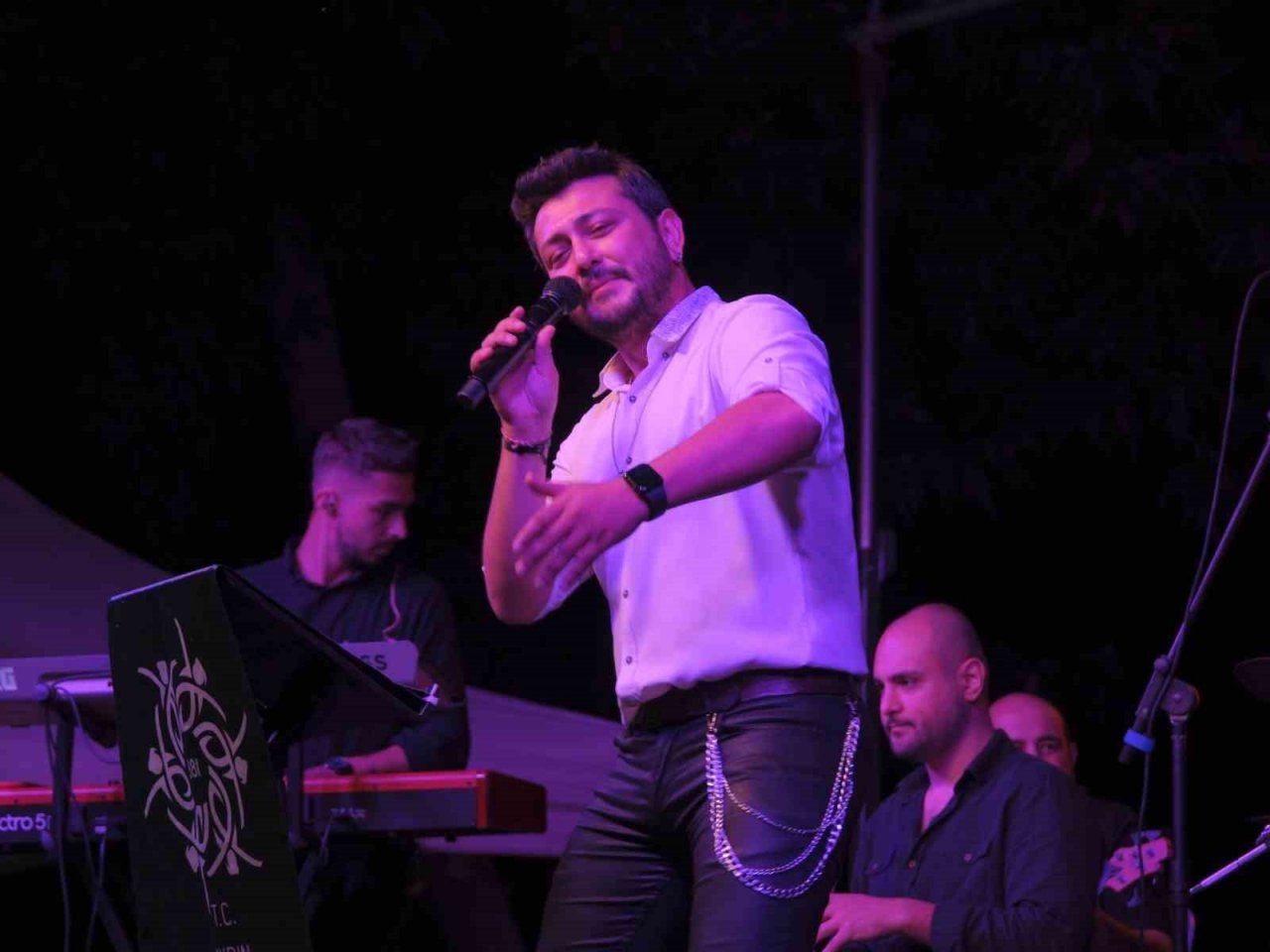 Büyükşehir ’Yaz Konserleri’ Karacasu’dan başladı