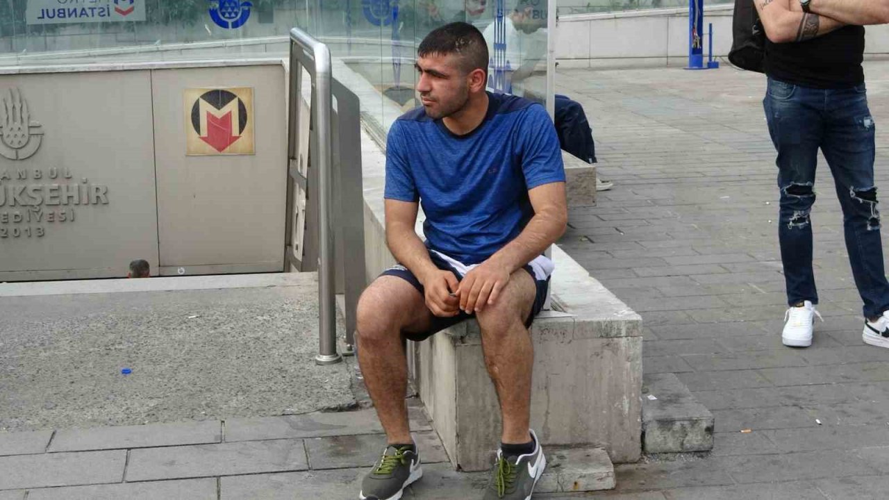 Taksim’de 4 kişi saldırdıkları şahsın parasını ve telefonunu gasp etti