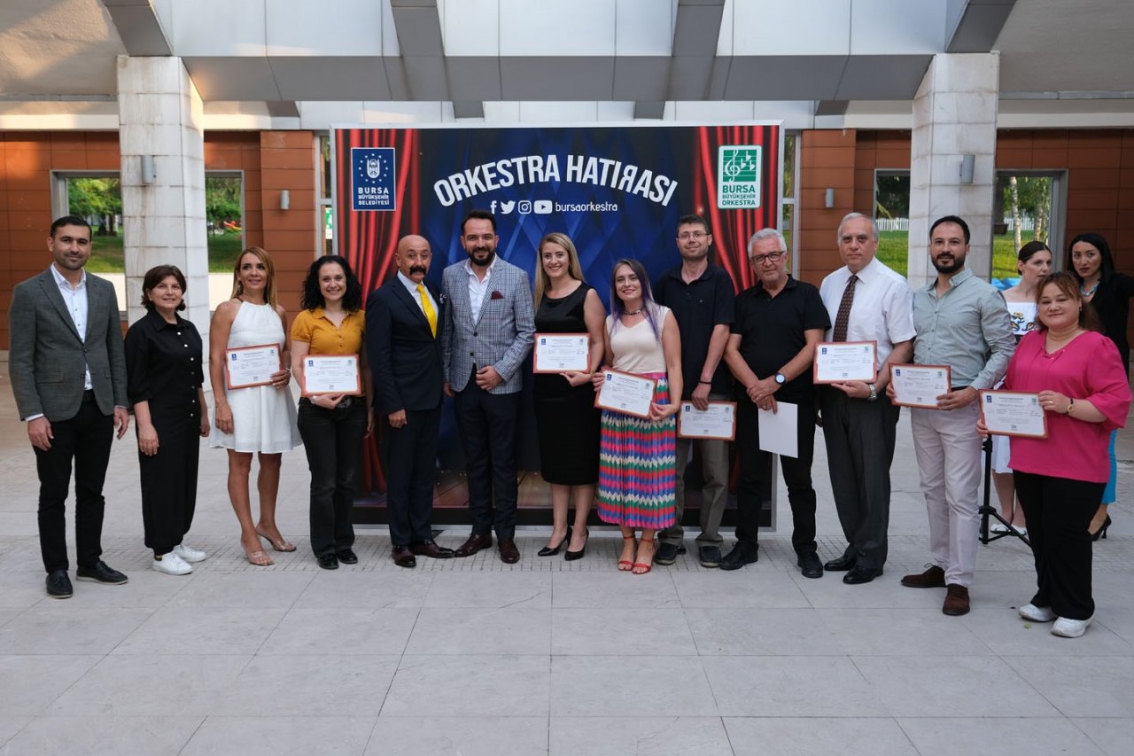 Orkestrada mezuniyet sevinci