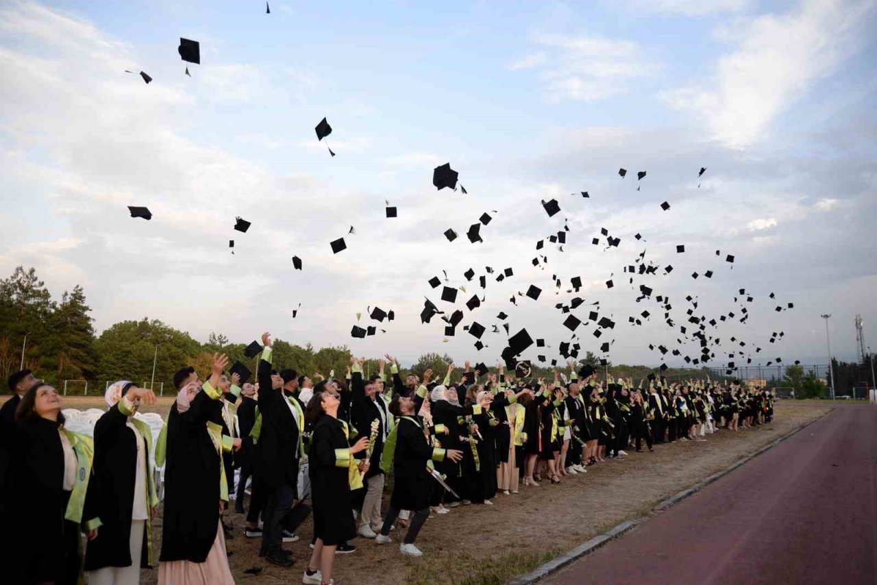 Ziraat Fakültesi’nde kepler mezuniyet için fırlatıldı