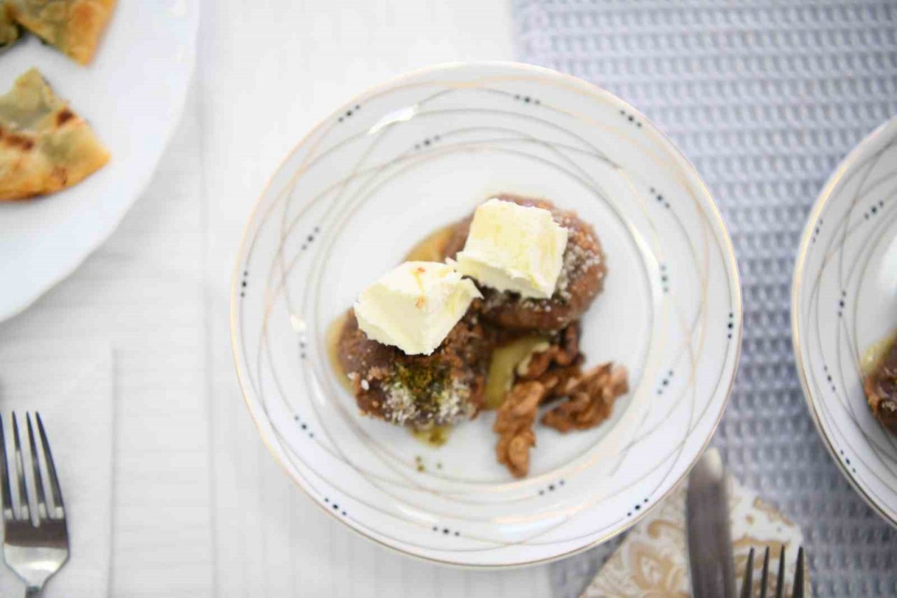 Lapseki Kiraz Festivalinde yemek yarışması düzenlendi