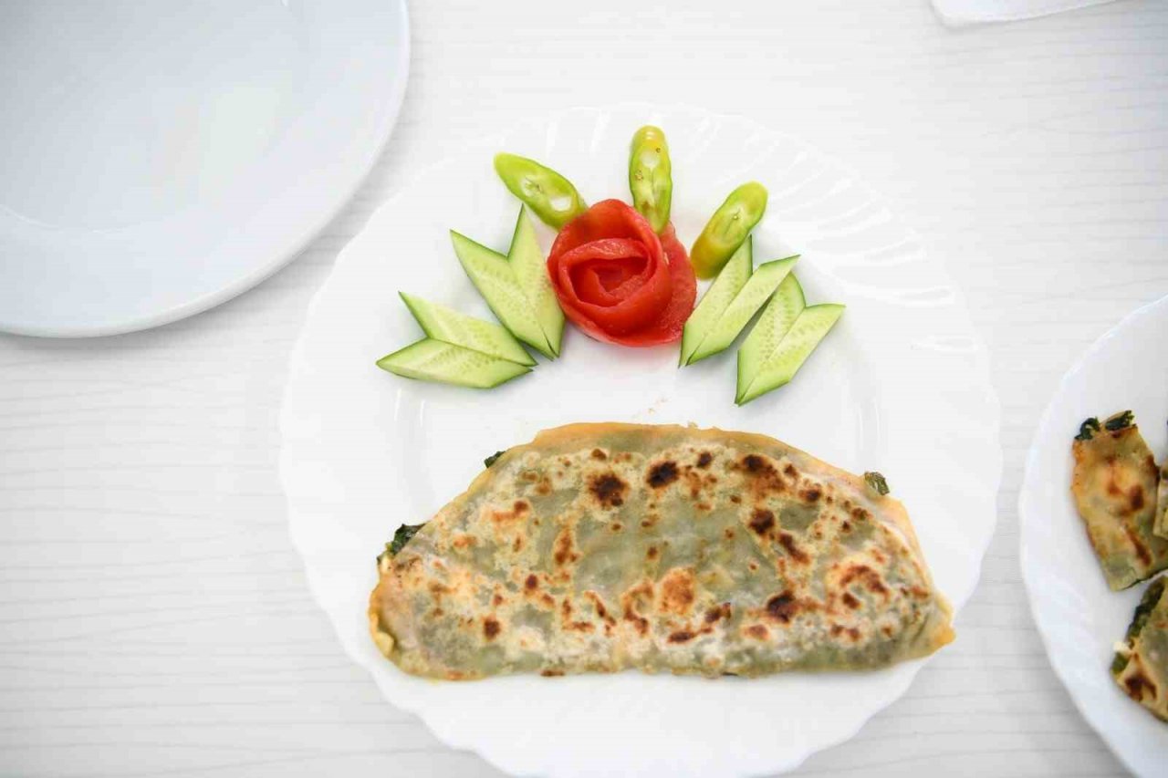 Lapseki Kiraz Festivalinde yemek yarışması düzenlendi